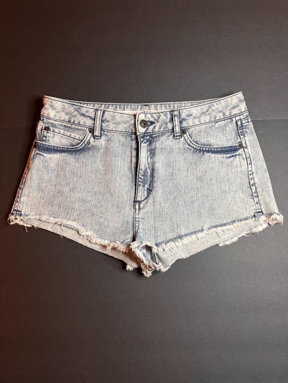 Topshop MOTO Light Acid Wash Distressed Cutoff Denim Shorts